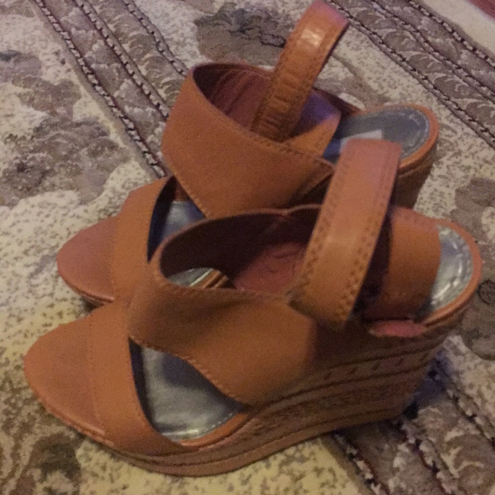Sandals - Picture 2 of 4